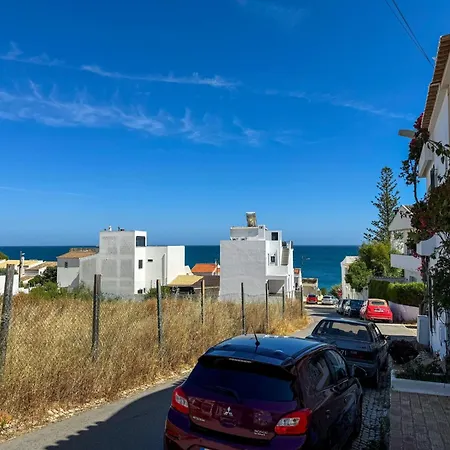 Apartment Retreat Steps From The Ocean #1953