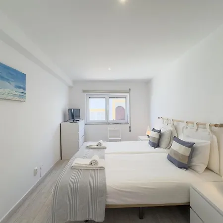 Retreat Steps From The Ocean #1953 * Luz